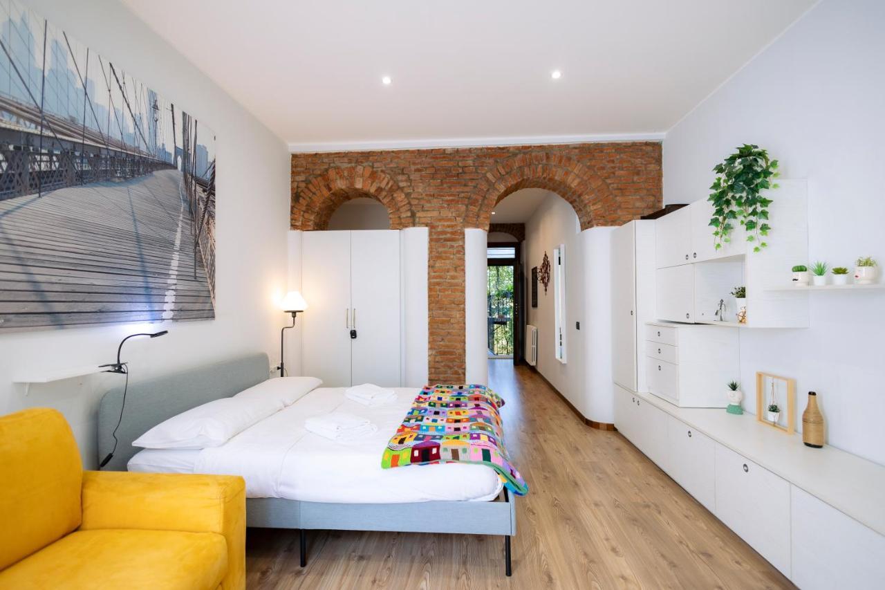 The Red Bricks Home - San Babila Area Milaan Buitenkant foto